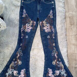 Wrangler Lainey Wilson Embroidered Bell Bottom Jeans NWT
